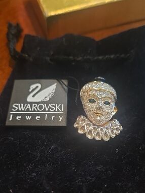 Swarovski Gold-Tone Crystal Skull Pin